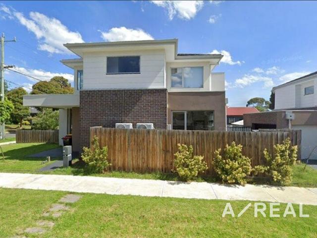 Spacious & Modern 3 Bedroom Townhouse in Prime Heidelberg Heights Location