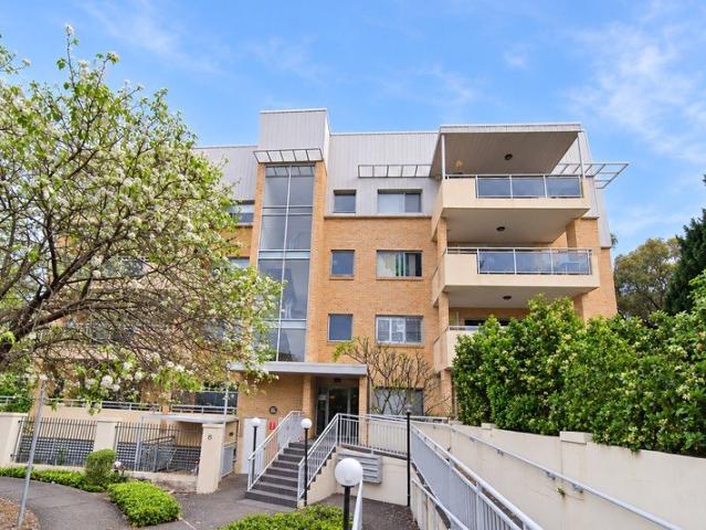 Spacious & Modern 3 Bedroom Unit in Convenient Holroyd Location