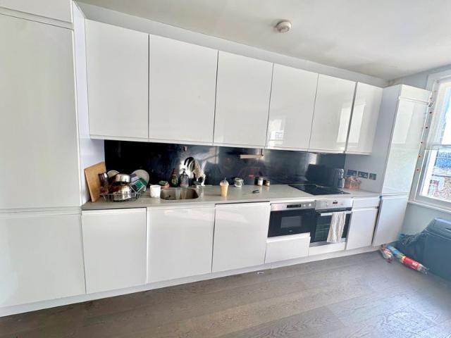 Spacious Modern 3 bedroom