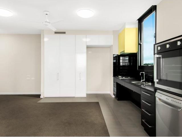 Spacious & Modern 1 bedroom Accessible Apartment