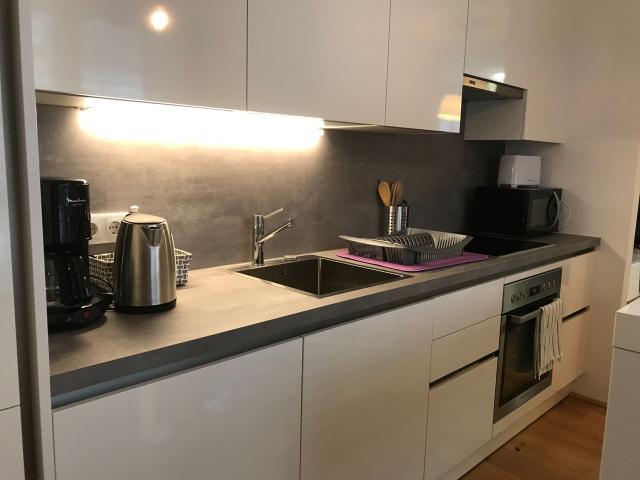 Spacious, Modern 1 bedroom Apartment near Vienna International Centre & Austria Center with Parking, Vienna Amsterdam Apartments for Rent