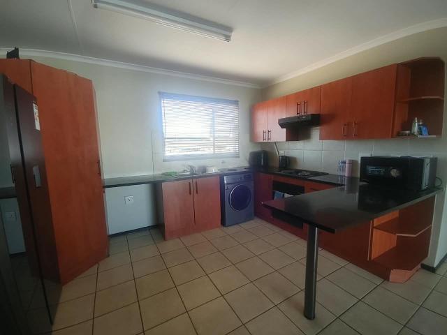 Spacious Modern 2 Bedroom Apartment with Balcony