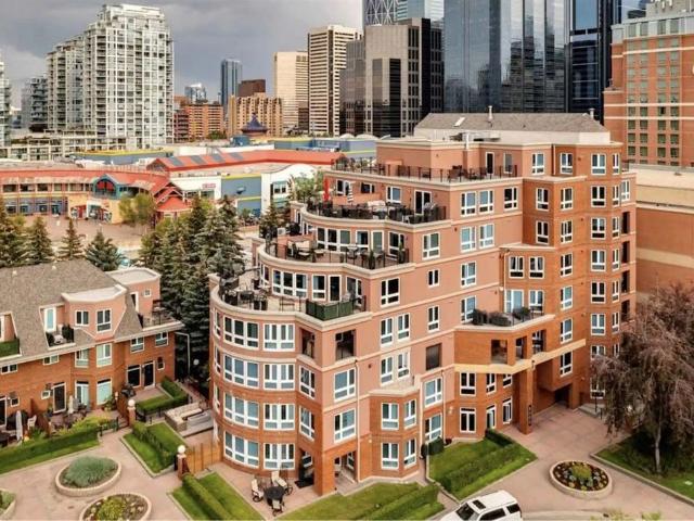 Spacious modern 2 bedroom in Eau Claire — 2 Bedrooms Condo Unit