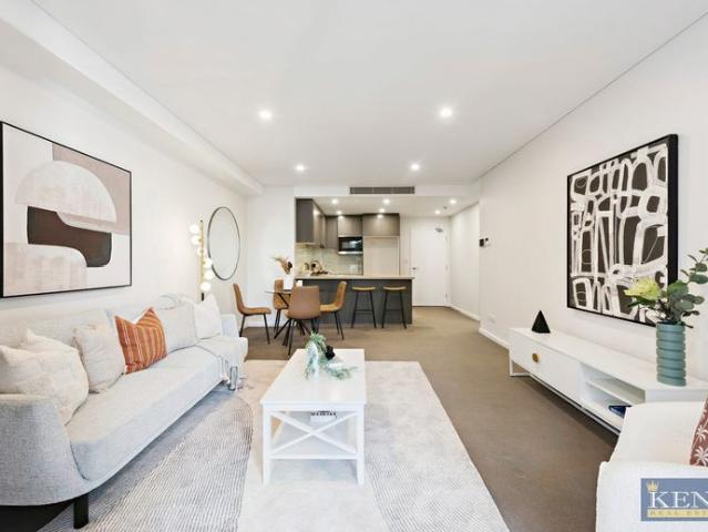 Spacious & Modern 2beds In Ultra convenient Location in Low Maintenance Living
