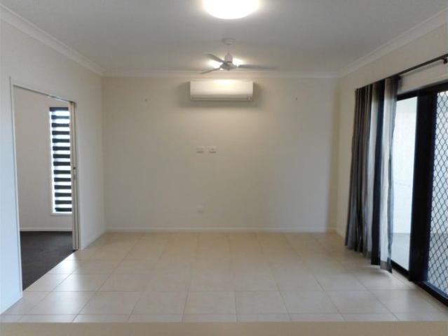 Spacious Modern 4 Bed Family Home + Media Room in Burdell!
