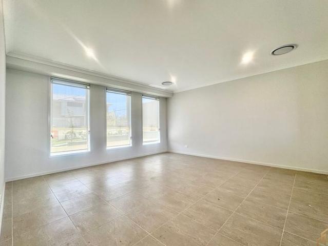 Spacious Modern 4 Bedroom Family Home in the Heart of Box Hill
