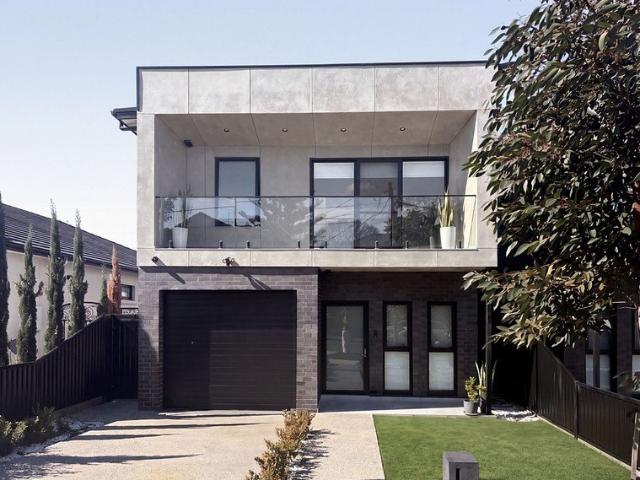 Spacious & Modern 4 Bedroom Family Home