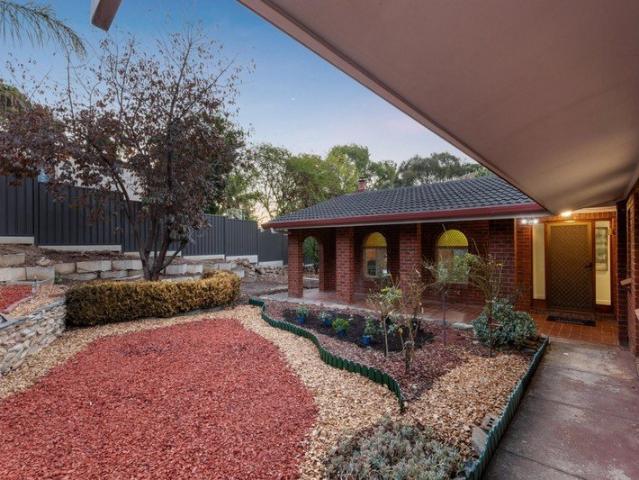 Spacious modern 4 bedroom home close to Amenities and Shopping Centre