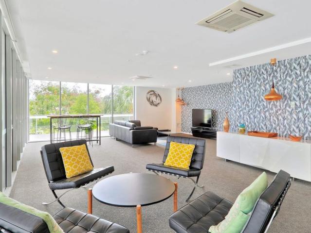 Spacious, Modern and Magnificent Views