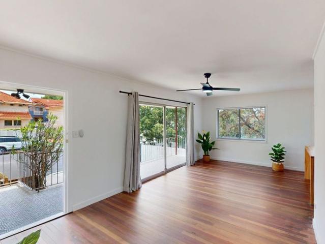 Spacious, Modern, and Fully Renovated 3 Bedroom Unit in Prime Coorparoo Location!