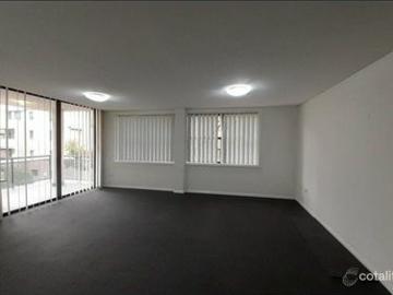 Spacious & Modern Apartment in a Convenient Location