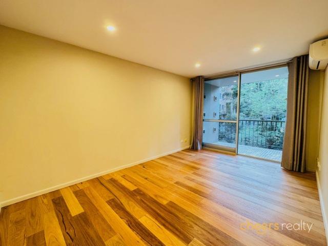 Spacious & Modern Apartment in Prime Lane Cove North Location