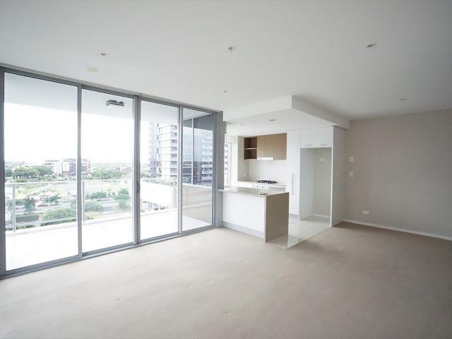 Spacious Modern Apartment with Large Balcony and Excellent Convenience