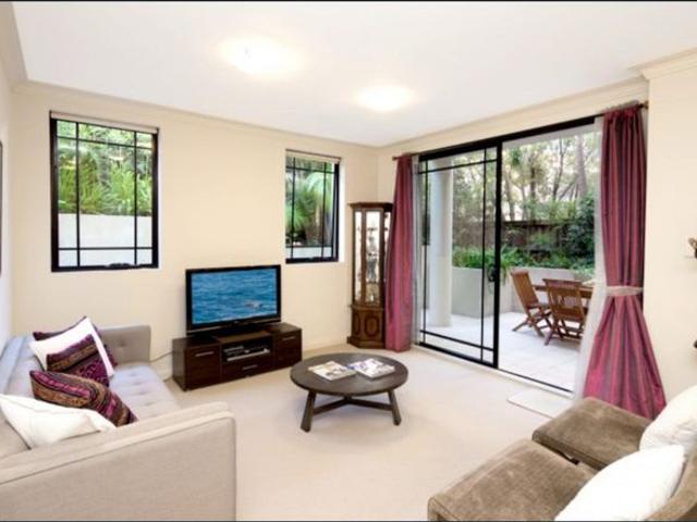 Spacious modern apartment with NE aspect