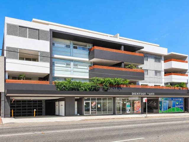 SPACIOUS MODERN APARTMENT WITH STUDY AND ENTERTAINER'S BALCONY