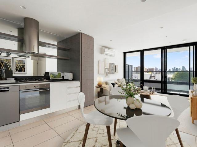 Spacious Modern Apartment with Stunning City Views