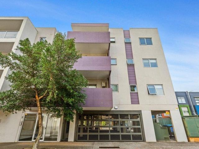 Spacious, Modern Apartment with Private Balcony