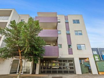 Spacious, Modern Apartment with Private Balcony