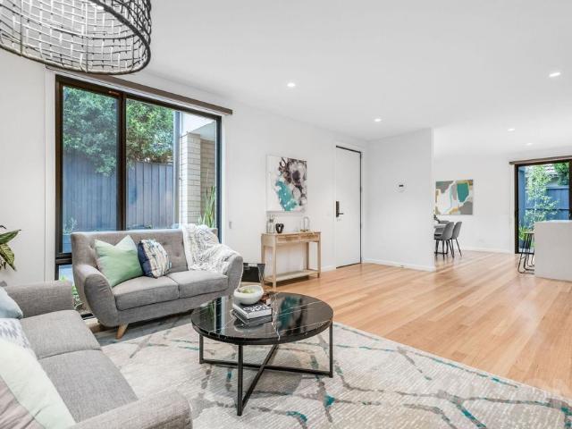 Spacious Modern Gem in Prime Caulfield North Location