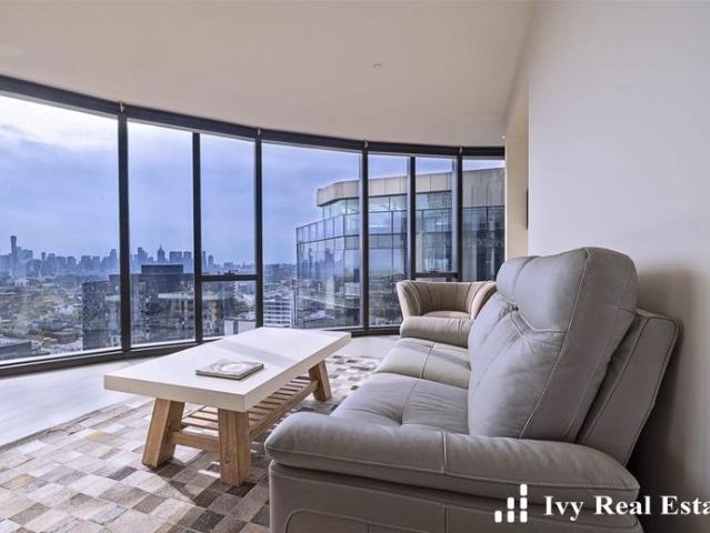 Spacious Modern designed apartment is located in the heart of South Yarra