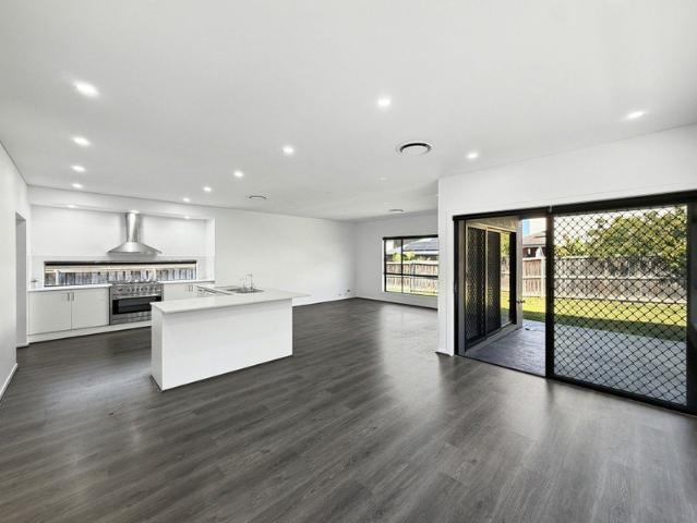 Spacious & Modern Family Home !