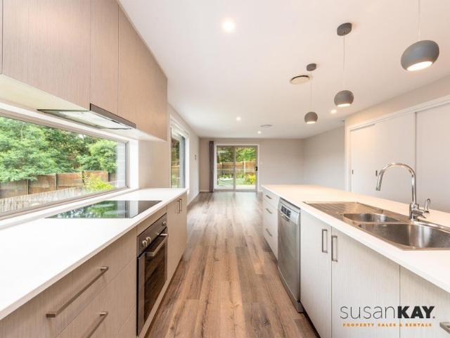 Spacious & Modern Family Home