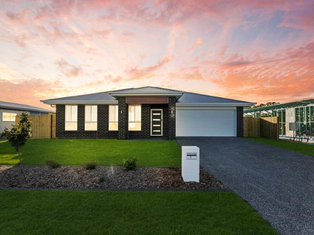 Spacious Modern Family Home in Burrum Heads