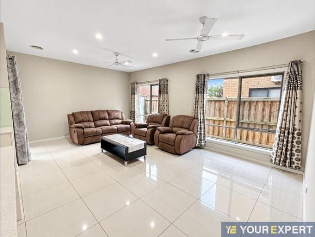 Spacious & Modern Family Home in Narre Warren