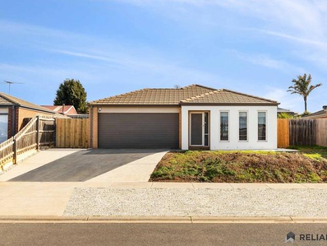 Spacious & Modern Family Home in Quiet Court Location