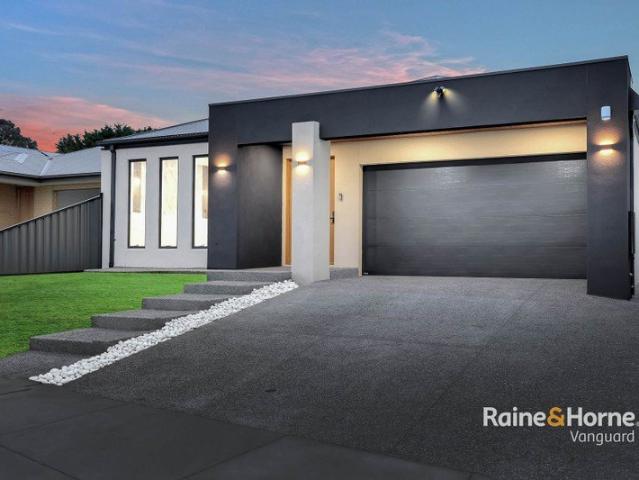 Spacious & Modern Family Home in the Heart of Kilmore!