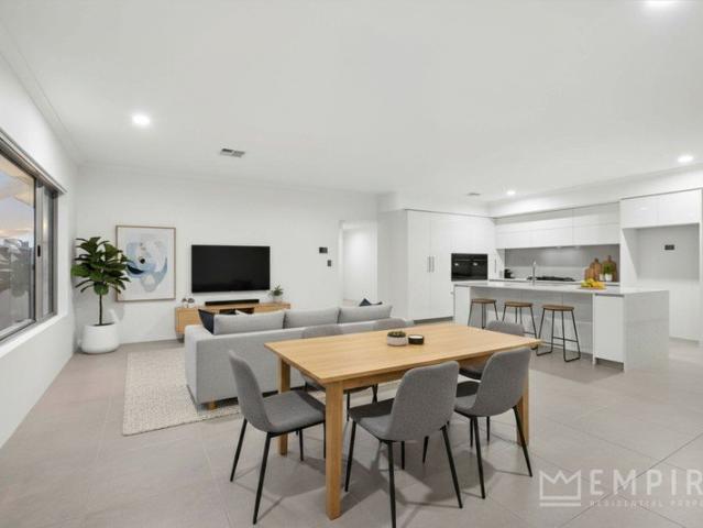 Spacious Modern Family Living!