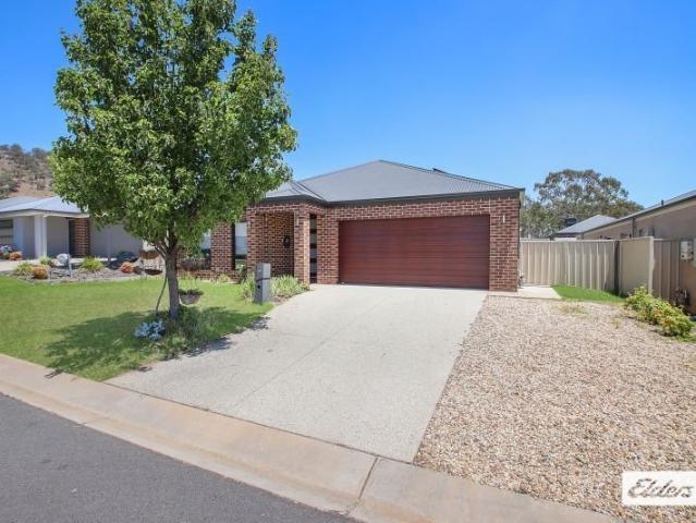 Spacious Modern Family Living with Style & Convenience