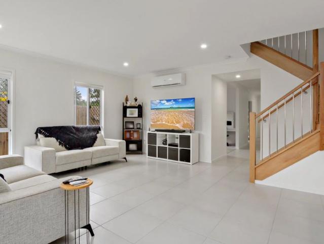 Spacious Modern Family Living in the Heart of Rochedale South