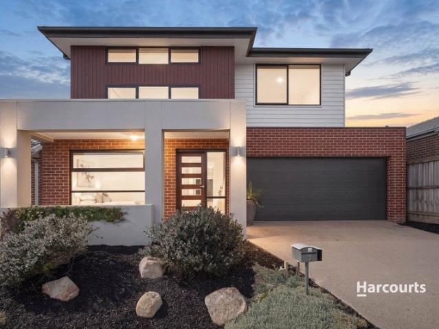 Spacious Modern Family Living in a Prime Officer Location