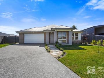 Spacious & Modern Family Living in Cape Hawke Estate
