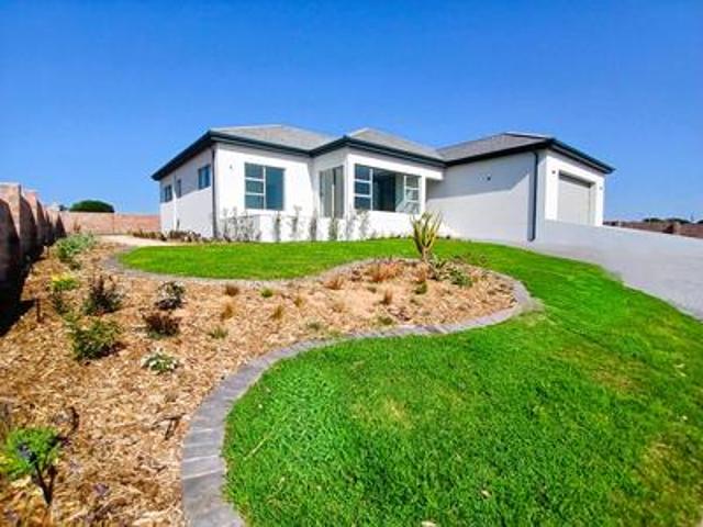 spacious, modern family living in pl.