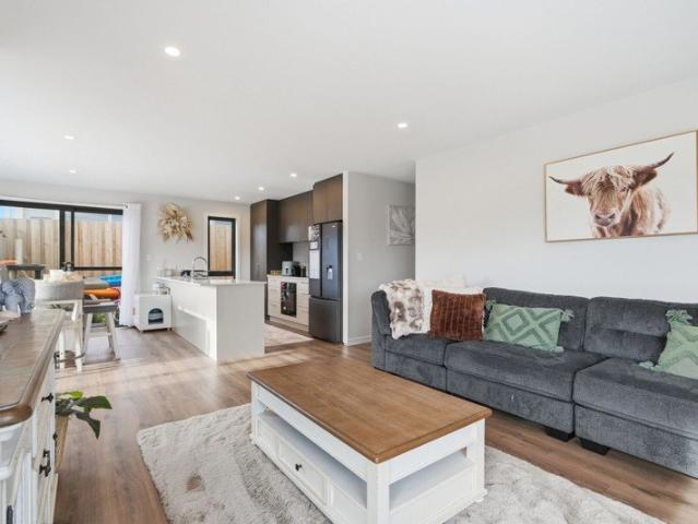 Spacious & Modern Home with Open Plan Living