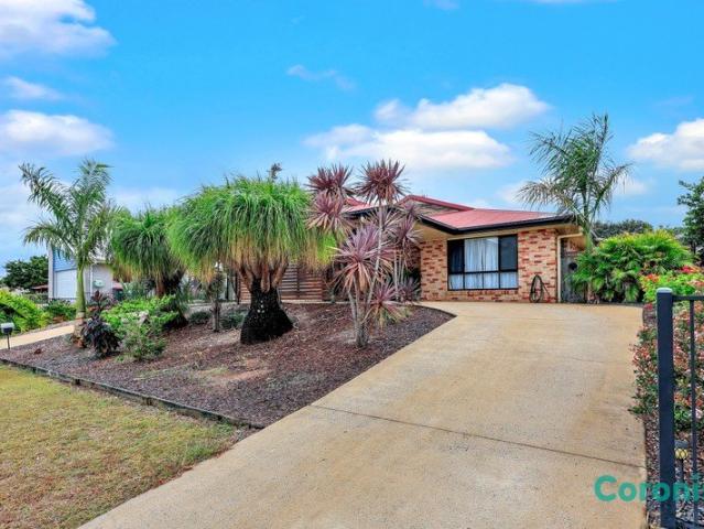 SPACIOUS MODERN HOME WITH POOL & SOLAR !