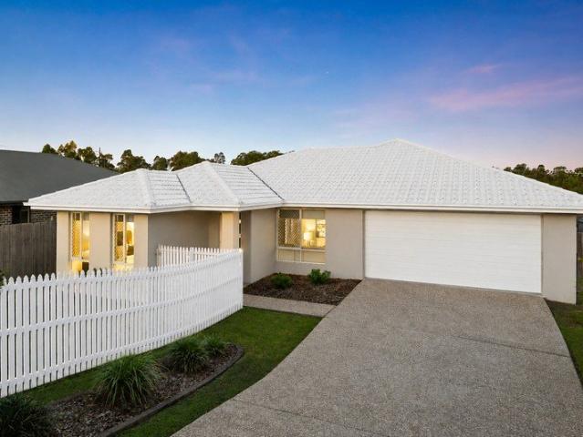 Spacious & Modern Home in the Heart of Karalee