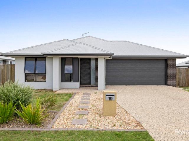 Spacious Modern Home in Wyreema 4 Bedrooms, 2 Living Areas, 2 Bath and 2 Car