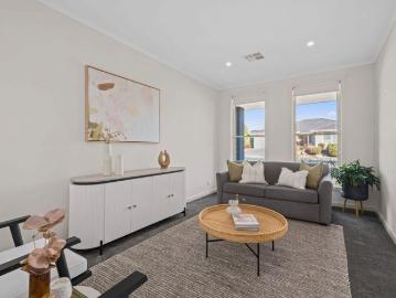 Spacious & Modern Home in Beautiful McLaren Flat