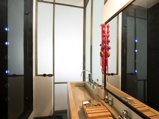 Spacious & modern home in popular area, Paris Amsterdam Apartments for Rent
