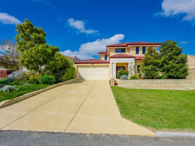 SPACIOUS, MODERN & LOW MAINTENANCE LIVING IN BEACONSFIELD