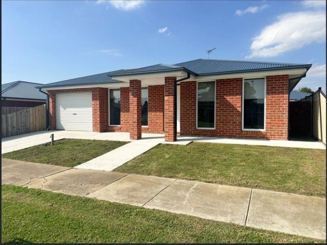 Spacious, Modern & Low Maintenance