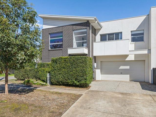 SPACIOUS MODERN LIVING IN A HIGHLY SOUGHT AFTER LOCALE