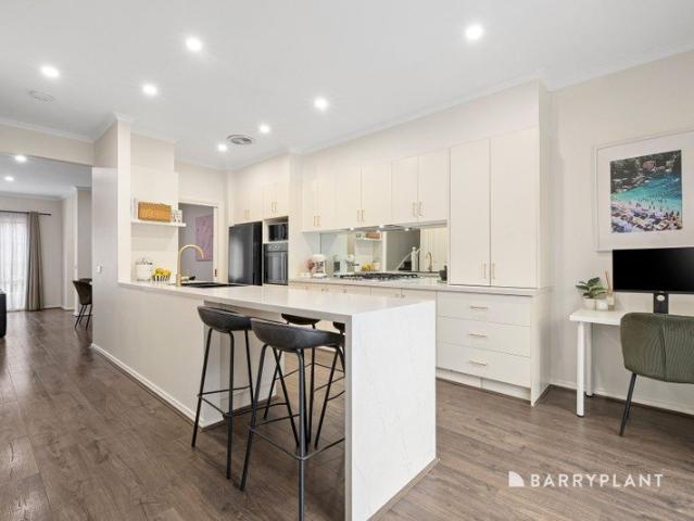 Spacious Modern Living in Prime Macleod Location