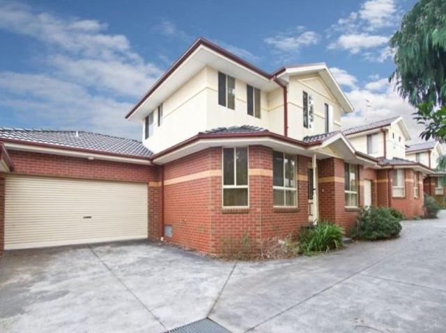 Spacious modern living in the heart of Heidelberg Heights