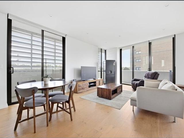 Spacious Modern Living in the Heart of Rouse Hill