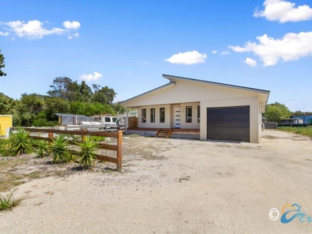 SPACIOUS, MODERN LIVING JUST MOMENTS FROM LAKE VICTORIA