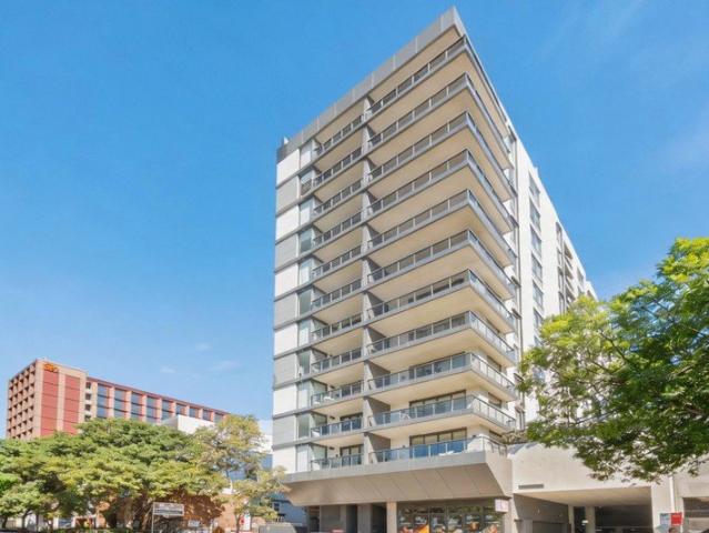Spacious Modern Living with Dedicated Study & Dual Parking